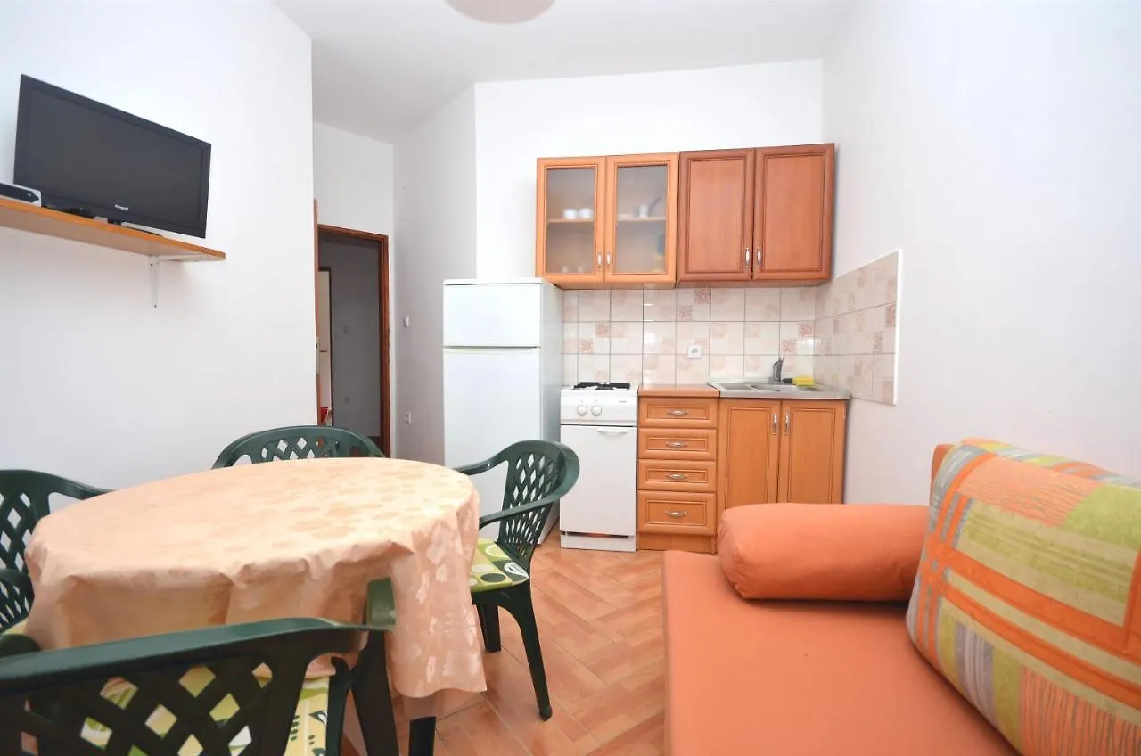 Apartments Anđelka Pag Town