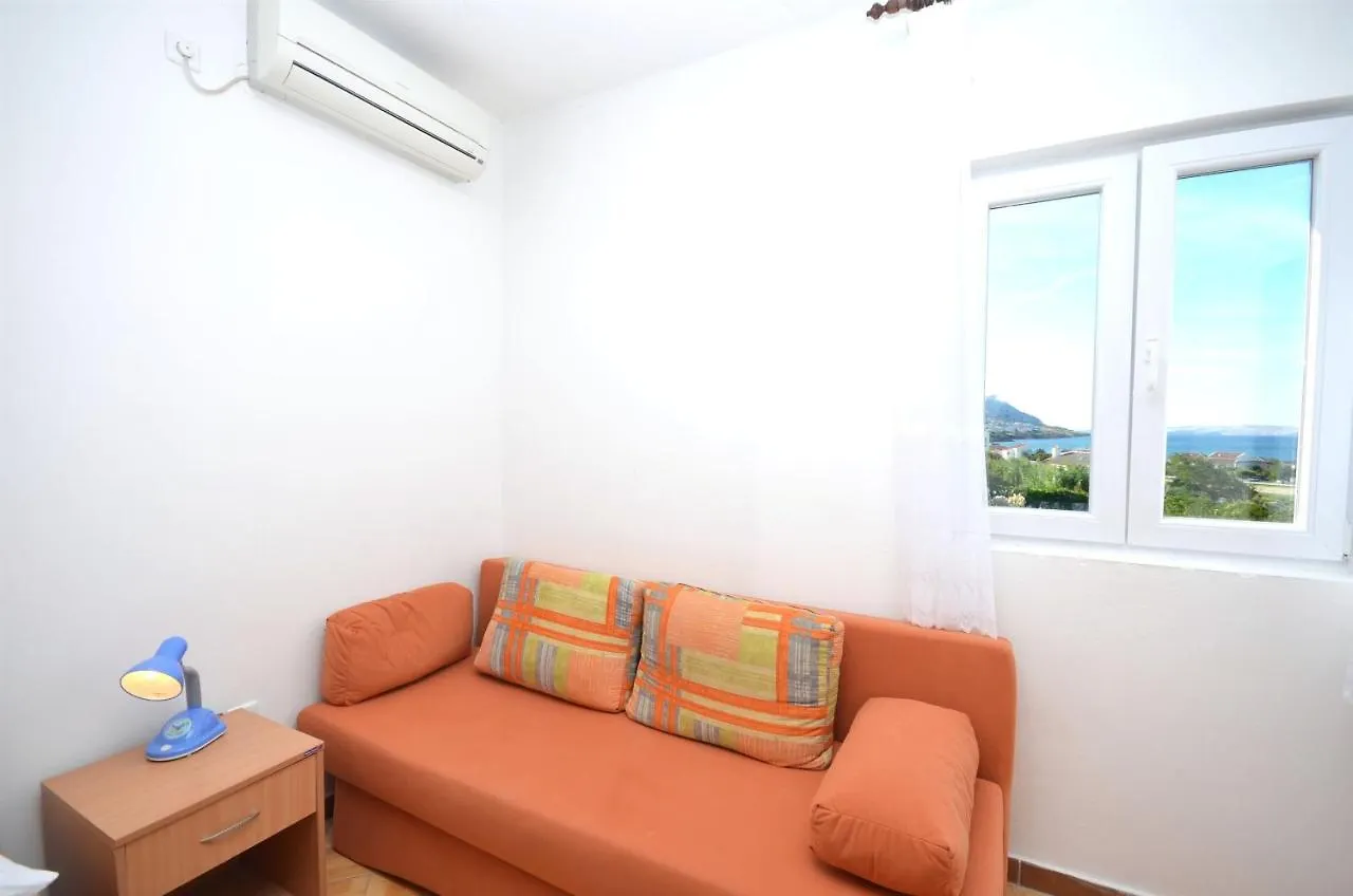 Apartments Andelka باغ