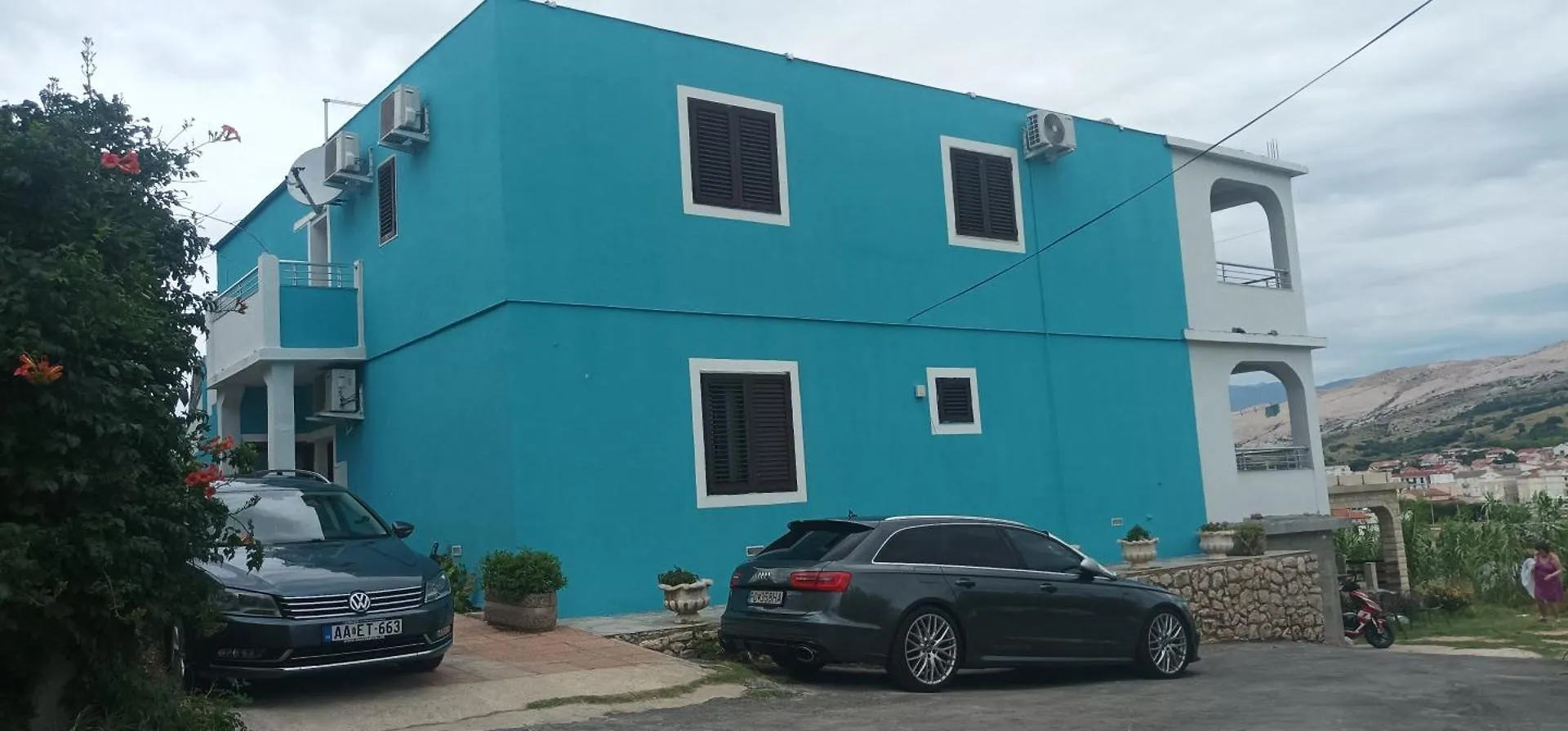 Apartments Andelka باغ